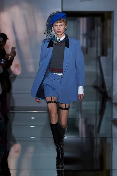 Look 37